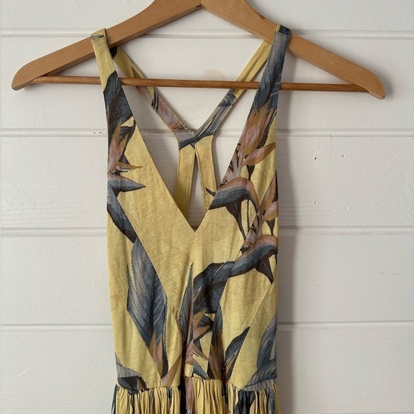 Kimchi Blue Urban Outfitters Akela Yellow Tropical Halter Playsuit Romper Sz XS - Picture 5 of 10